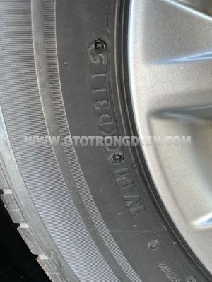 Xe Toyota Camry 2.0E 2015