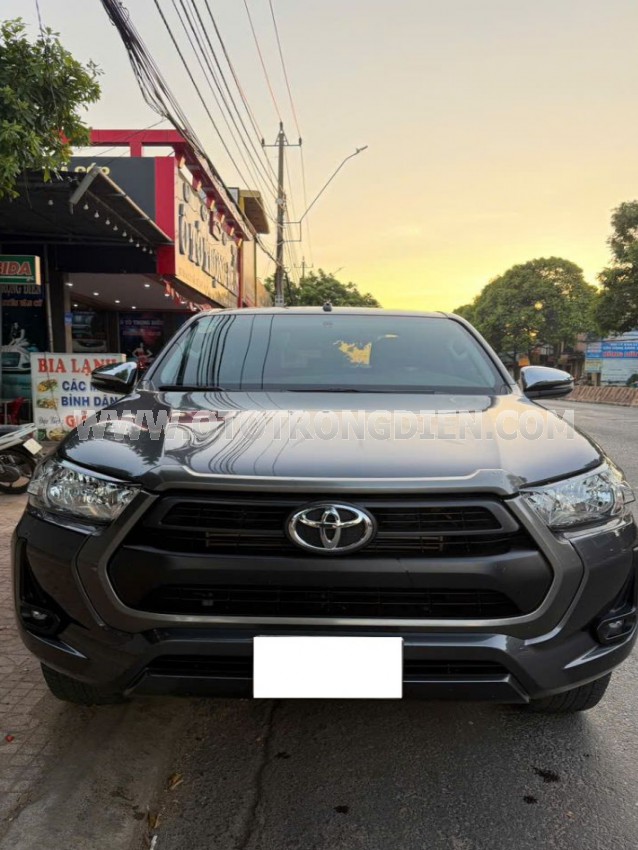 Toyota Hilux 2.4L 4x2 AT
