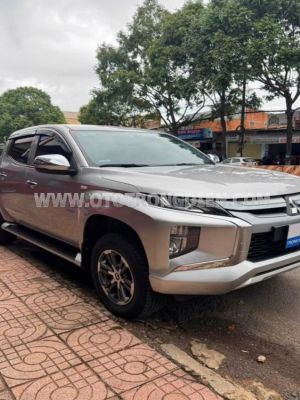 Xe Mitsubishi Triton 4x2 AT Mivec 2021