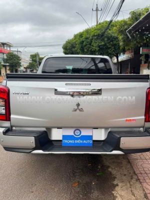 Xe Mitsubishi Triton 4x2 AT Mivec 2021