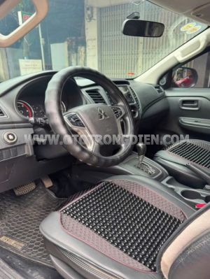 Xe Mitsubishi Triton 4x2 AT Mivec 2021